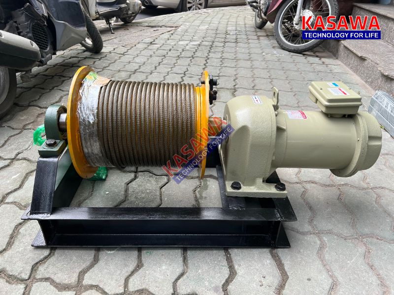 tời kéo chuyên dụng cho thang nâng hàng