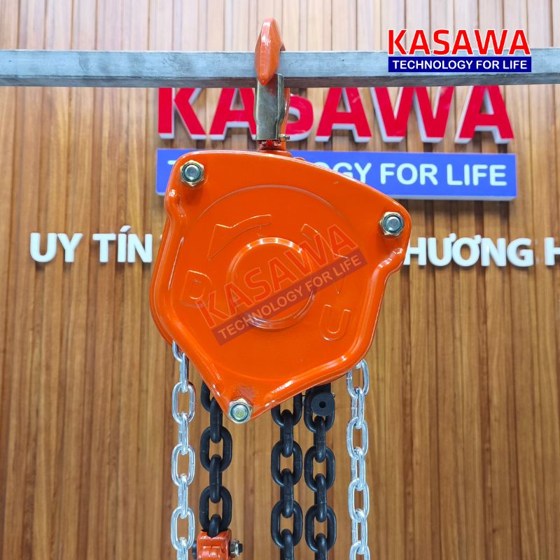 Mặt sau cũng được làm bằng thép