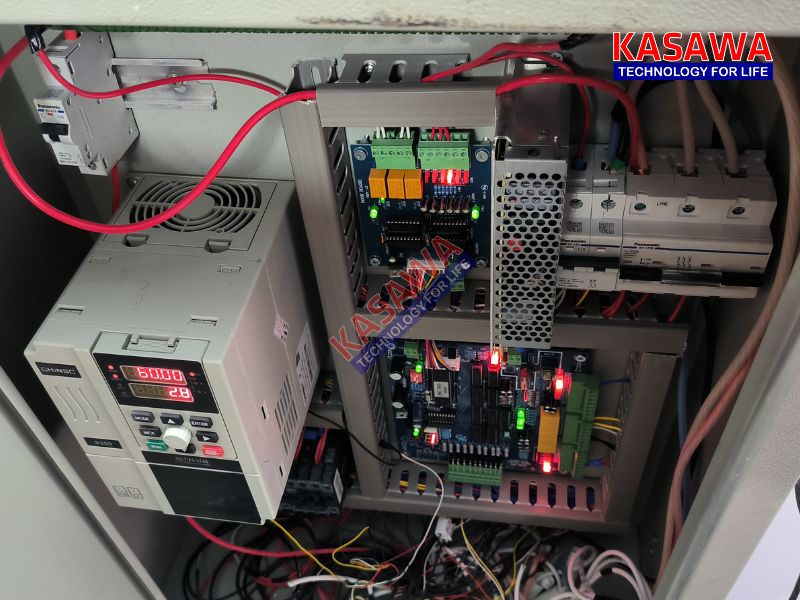 hệ điện điều khiển thang nâng hàng 2000kg