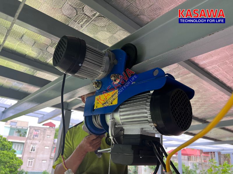 Tời điện di chuyển HR600 được lắp đặt trên dầm I