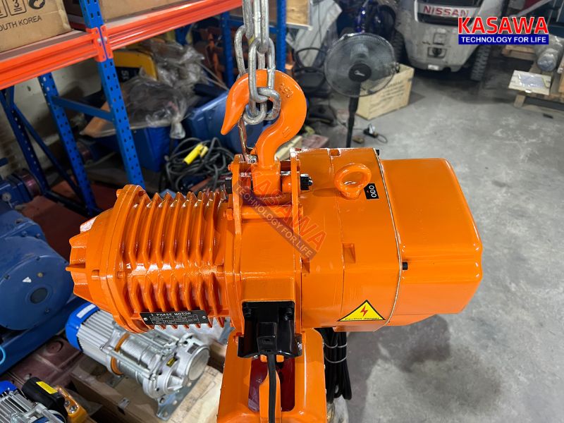 Pa lăng xích điện sử dụng điện 3 pha 380v nên hoạt động cực kỳ ổn định
